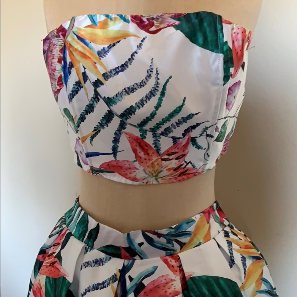 Two piece - Picture 2 of 4